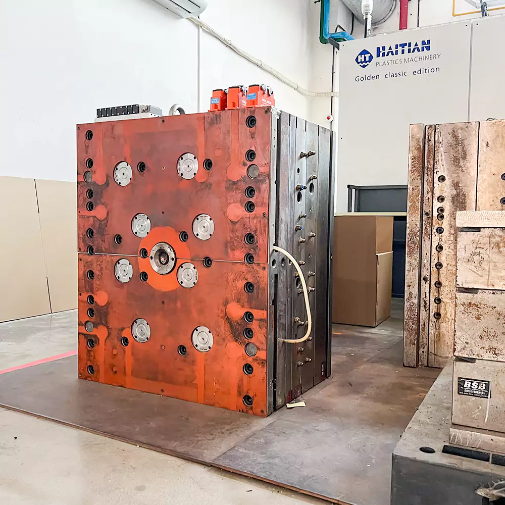 moldmaking large injection mold