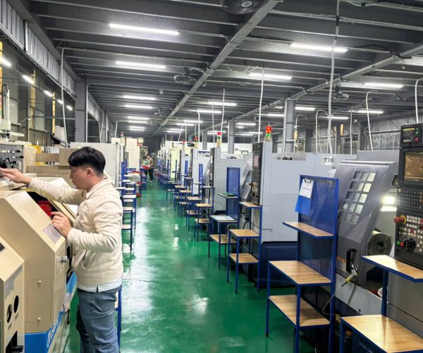 Precision CNC Machining MFG ()