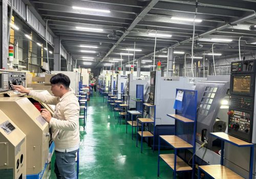 Precision CNC Machining MFG ()