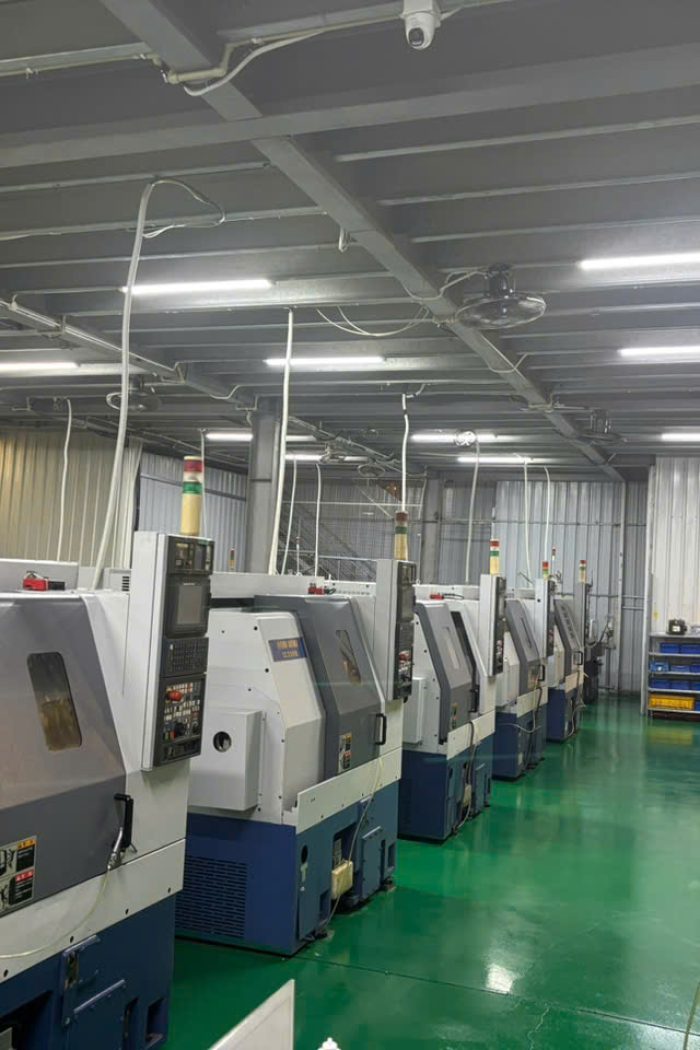 Precision CNC Machining MFG ()